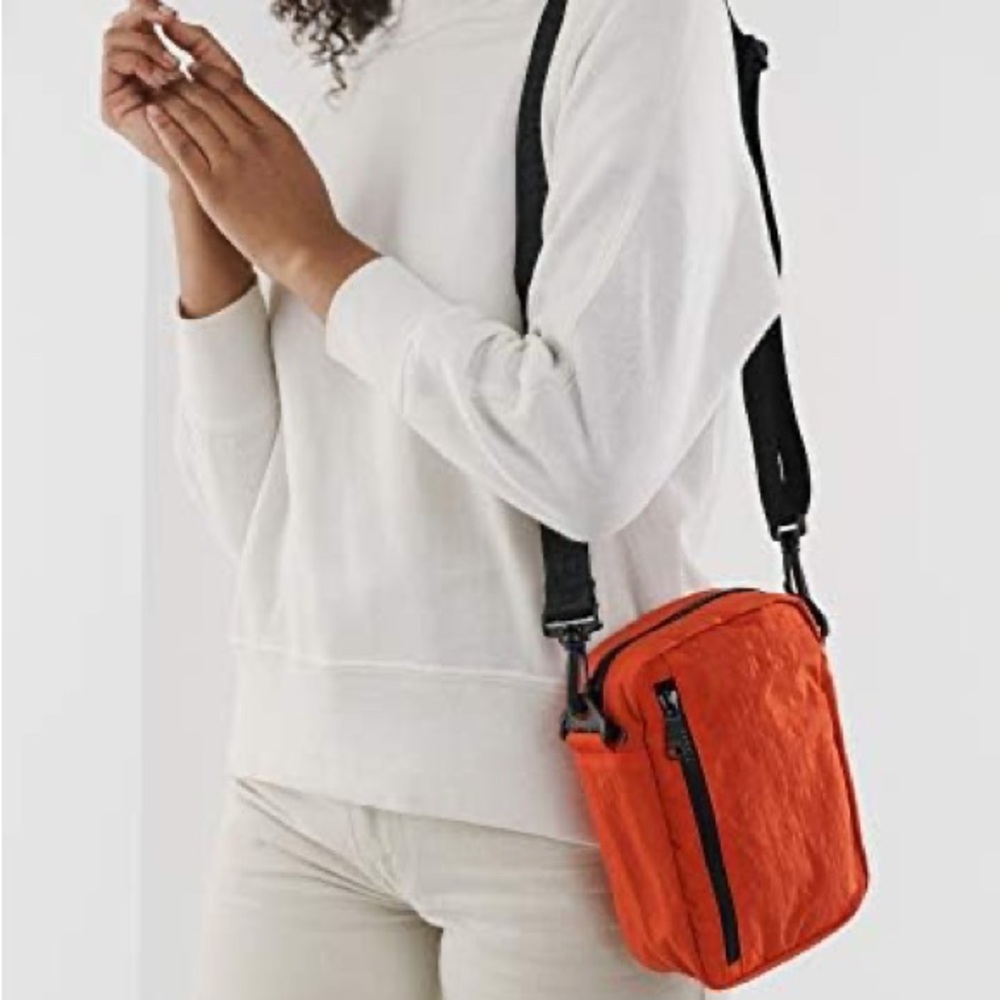 BAGGU Tomato Sports Crossbody Bag